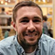 Dr. Andrew Farkas Headshot